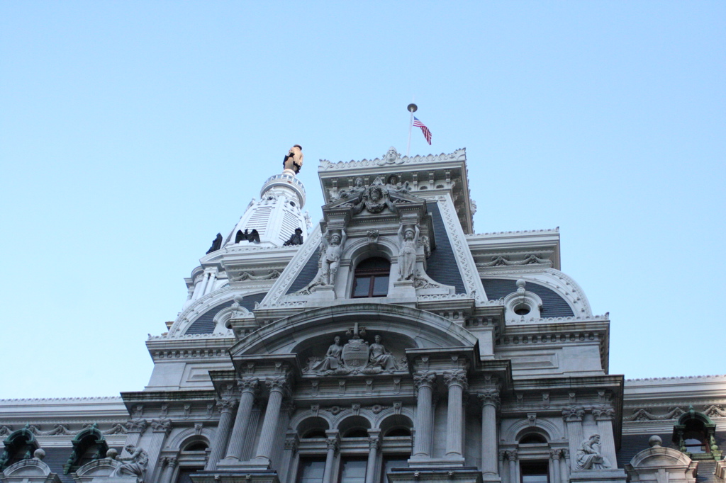 Philadelphia city hall and statue